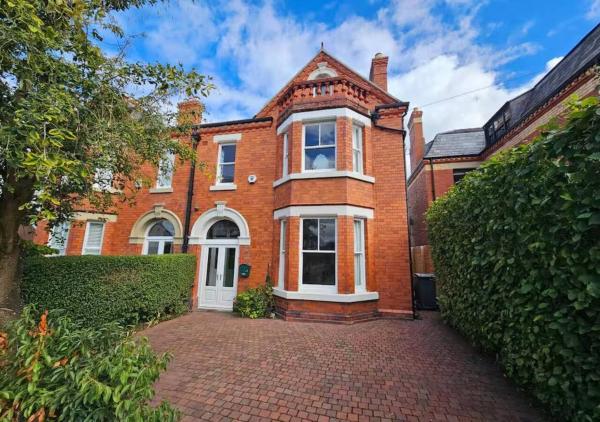Spacious Victorian 5 Bedroom 6-bed Property - Pass The Keys - Shrewsbury