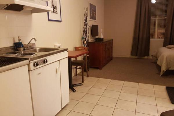 Cozy Little Studio #16 by Amazing Property Rentals, Gatineau