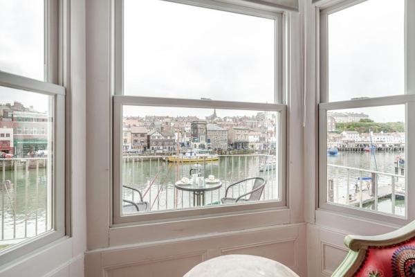 Zdjęcie 1: 3 Bed in Whitby oc-w120