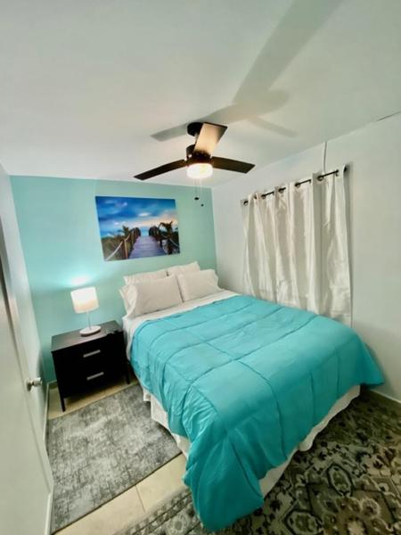 Guesthouse Near Downtown & Beach - West Palm Beach, FL