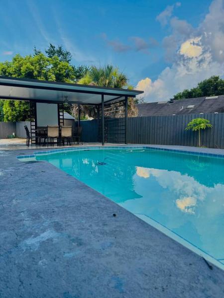 Orlando Pool Home • 10m Airport • 25m Disney - Holiday Home - Orlando, FL