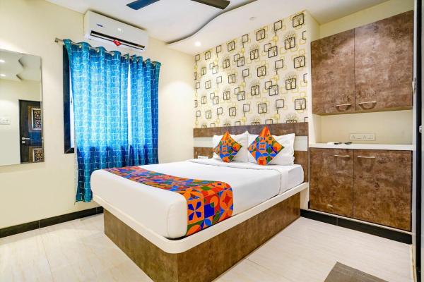 Hotel Rox Inn -