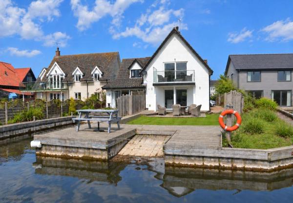 Broadwater On The River In Wroxham - Wroxham