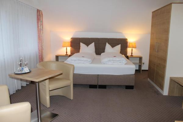 A la foto es mostra l'objecte Hotel Restaurant Weisbrod situat a la ciutat de Freinsheim.