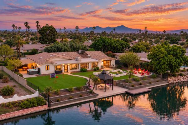 Waterfront Luxury Endless Amenities Sleeps 16 - Tempe, AZ