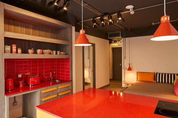 Na foto é possível ver o objeto Toledo Loft localizado na cidade de Naples.