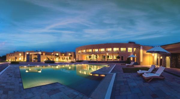Na foto é possível ver o objeto Dera Masuda Luxury Resort localizado na cidade de Pushkar.