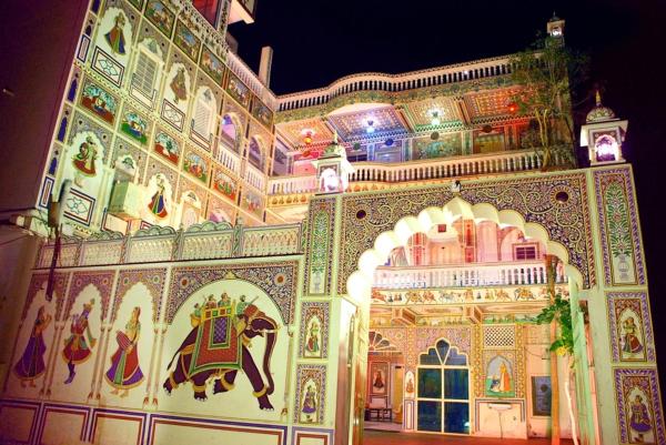 Auf dem Foto ist das Objekt Hotel Shekhawati Mandawa in der Stadt Mandāwa zu sehen.