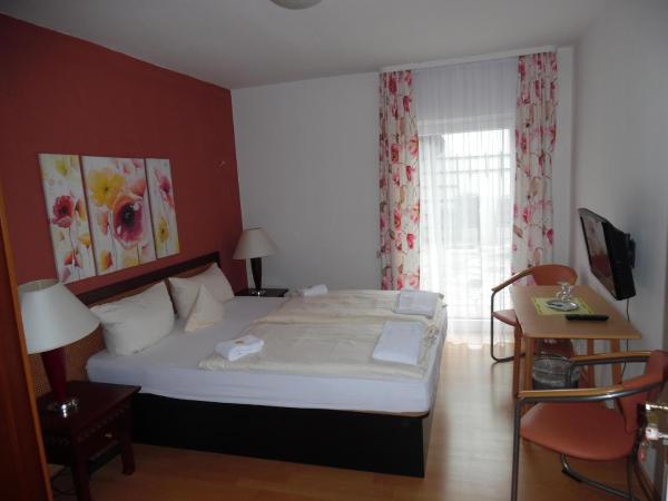 Na fotografii je vidět objekt Hotel Edelweiß nacházející se ve městě Oberau.