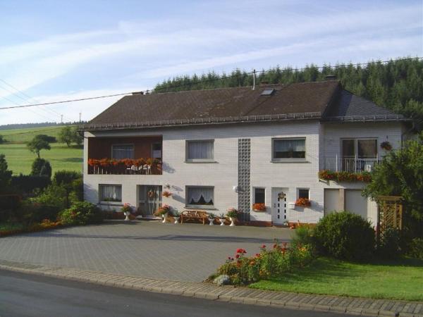 A la foto es mostra l'objecte Modern apartment with 2 bathrooms in Lirstal situat a la ciutat de Retterath.