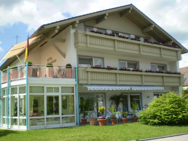 På billedet ses objektet Hotel Christine beliggende i byen Füssen.