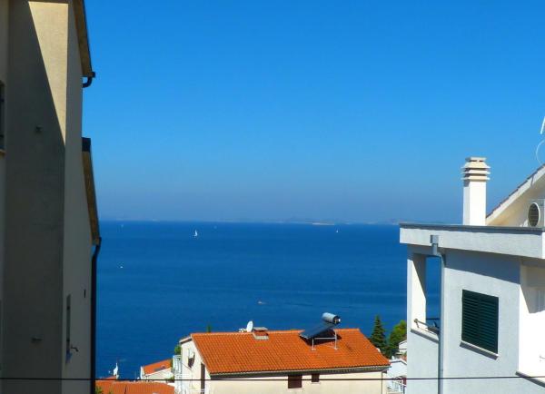 Na fotografii je vidět objekt Apartment Kovacica nacházející se ve městě Primošten.