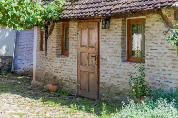 A la foto es mostra l'objecte Dominic Boutique, Little Barn , Cloasterf situat a la ciutat de Archita.
