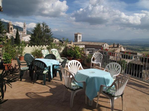På billedet ses objektet Hotel Umbra beliggende i byen Assisi.