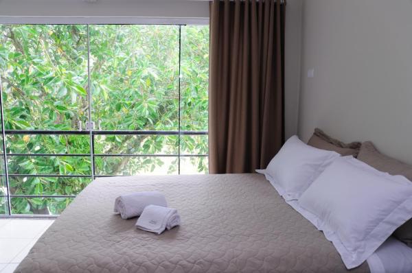 På billedet ses objektet Flat Beira Rio beliggende i byen Adrianópolis.