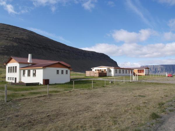 A la foto es mostra l'objecte Hotel Latrabjarg situat a la ciutat de Breiðavík.