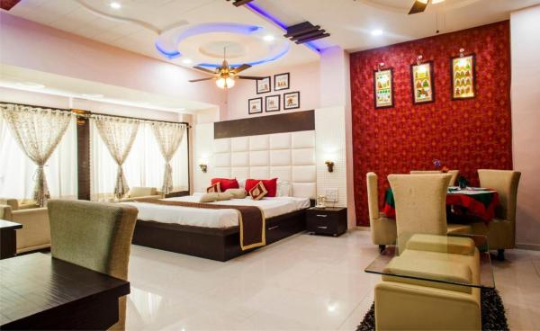 A la foto es mostra l'objecte Hotel Bhagyodaya Residency Bhilwara situat a la ciutat de Pārsoli.