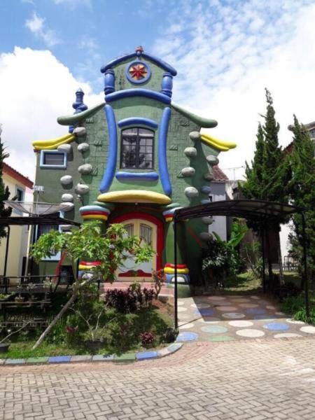 A la foto es mostra l'objecte Villa Kota Bunga NA2 situat a la ciutat de Puncak.