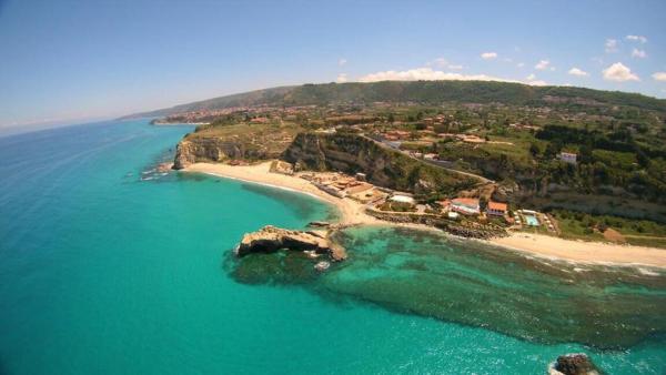 Na fotografii je vidět objekt Mirages nacházející se ve městě Tropea.