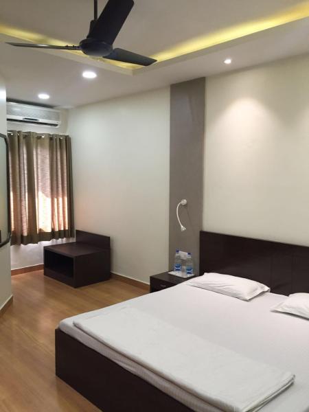 Auf dem Foto ist das Objekt Pamposh Guest House GK II Market in der Stadt Neu-Delhi zu sehen.