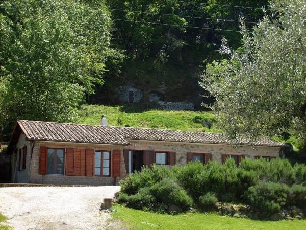 På billedet ses objektet Casa Sorgente beliggende i byen Montefiascone.
