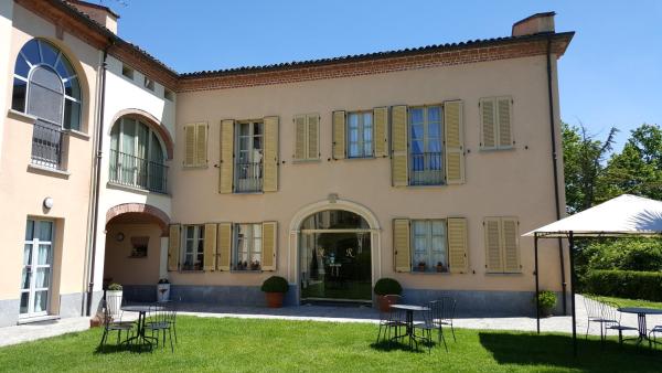写真にはアスティ市にあるLa Regibussa - Hotel Ristoranteが写っています。