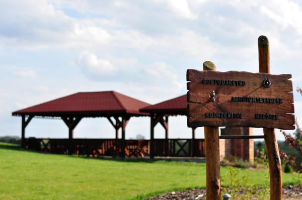 På bildet vises objektet Modrzewiowe Wzgorze som ligger i byen Jerzyn.