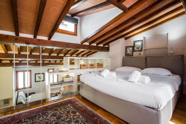 Na zdjęciu widoczny jest obiekt Bohémienne Penthouse położony w mieście Florencja.