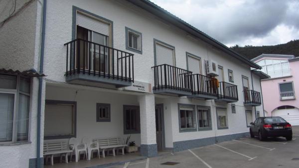 Na fotografii je vidět objekt Residencial Martinho nacházející se ve městě Lousã.
