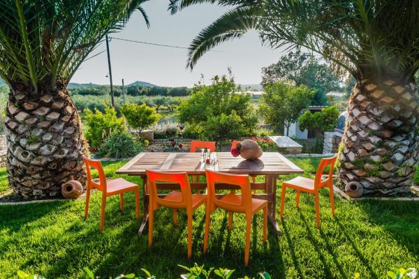 A la foto es mostra l'objecte Aloni Home situat a la ciutat de Petrokefálion.