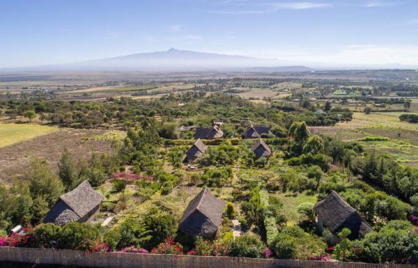 A la foto es mostra l'objecte Rhino Watch Safarilodge situat a la ciutat de Mweiga.
