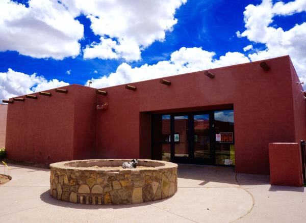 På bildet vises objektet Hopi Cultural Center som ligger i byen Shongopovi.