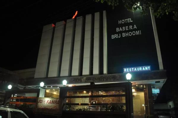 A la foto es mostra l'objecte Hotel Basera Brij Bhoomi Vrindavan situat a la ciutat de Vrindāvan.