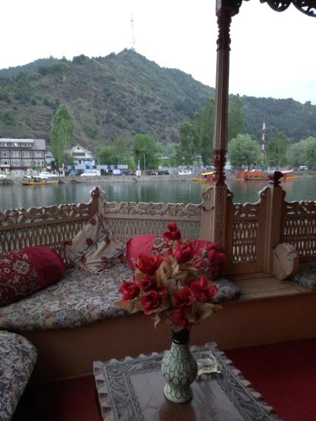 A la foto es mostra l'objecte House Boat New Pala Palace situat a la ciutat de Srinagar.