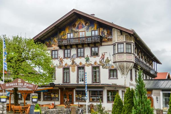 På bilden syns objektet Schmied von Kochel som ligger i staden Großweil.