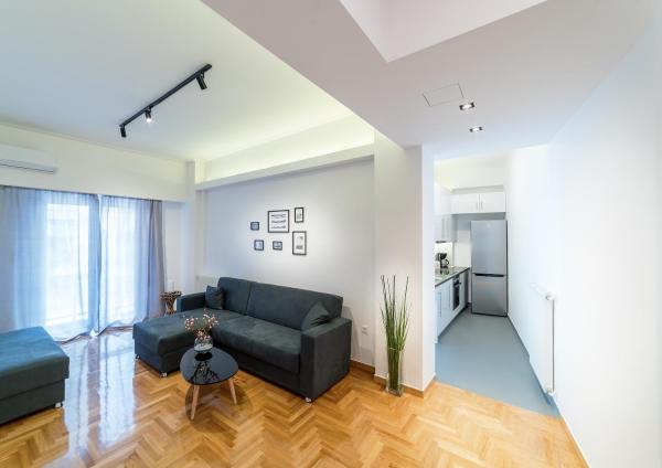 A la foto es mostra l'objecte Modern design apartment near Acropolis situat a la ciutat de Atenes.