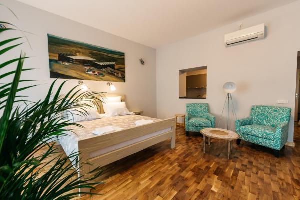 A la foto es mostra l'objecte YellowBoot Aparthotel situat a la ciutat de Sibiu.
