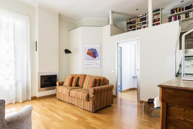 Via Rusconi 10 - byMyHomeinComo