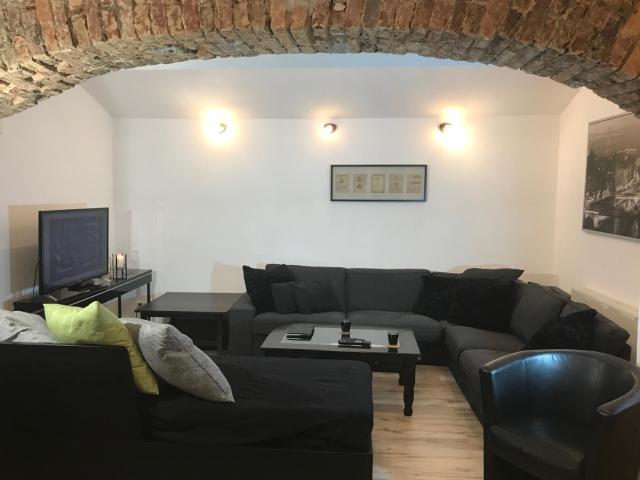 Big Homebase with Billardtable