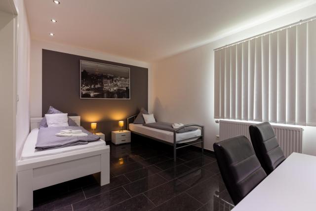 Hotel am Rosenplatz,24 Stunden Check in, Küche, kostenfreie Parkplätze