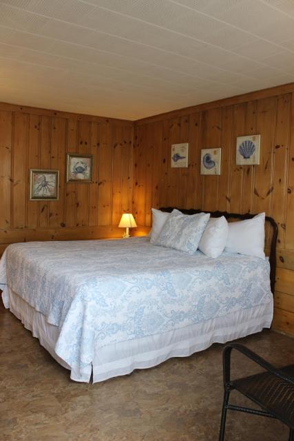 Town & Beach Motel