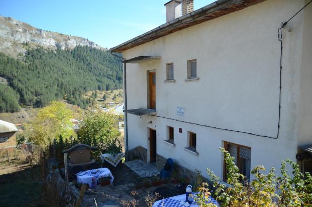 Kristal Guest House