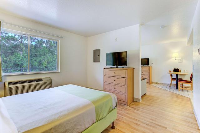 Studio 6 Extended Stay - Kissimmee, FL - Orlando
