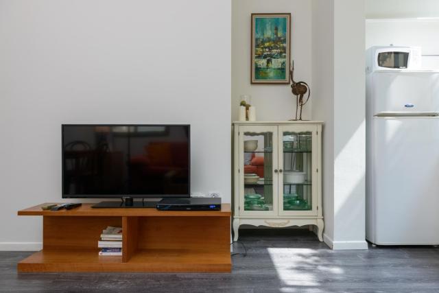 Frug by TLV2RENT