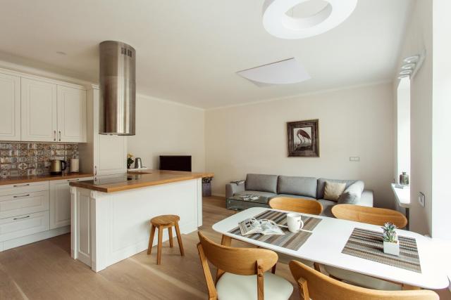 #stayhere - Spacious 2BDR Two Floor I Heart of Old Town