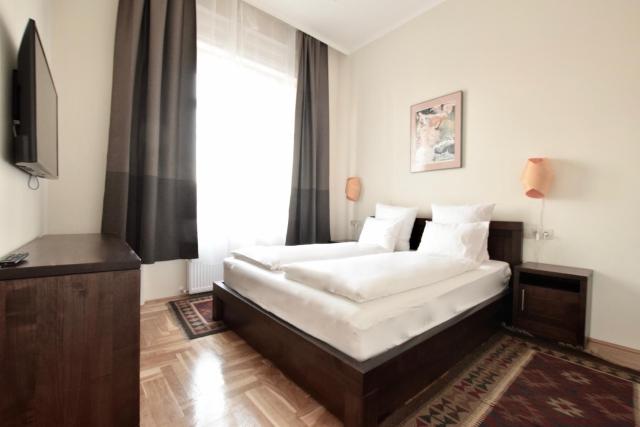 Luxury Apartment by Hi5 - Király street Suite