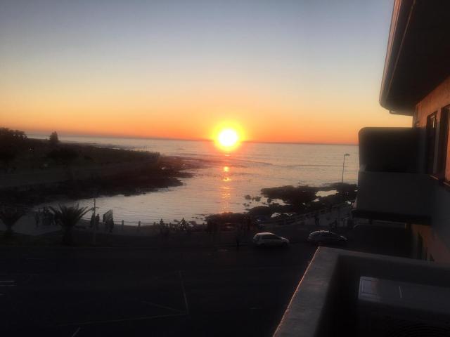 "Beach on Mouille Point"-battery backup for load shedding