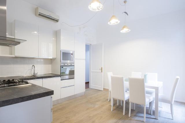Grande appartamento in centro 4 camere 4 bagni
