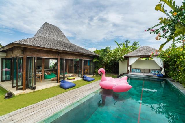 Elegant Villa Casabianca - Tropical Pool & Garden, Near Potato Head Beach Club!