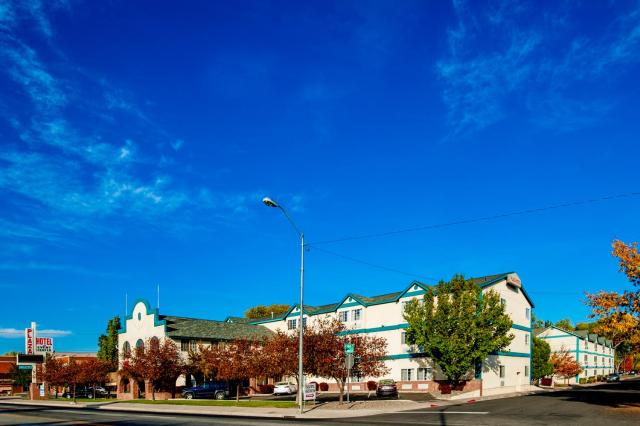 Carson City Plaza Hotel